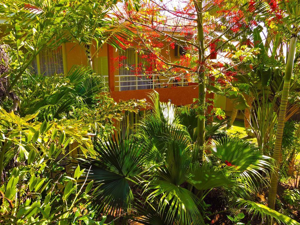 Koniambo Hotel Koné Szoba fotó