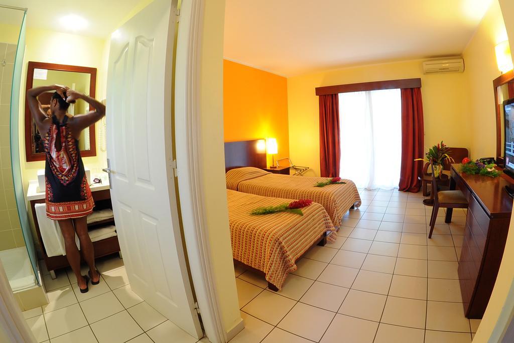Koniambo Hotel Koné Szoba fotó
